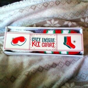 NIB🧦Old Navy Socks & Mask kit